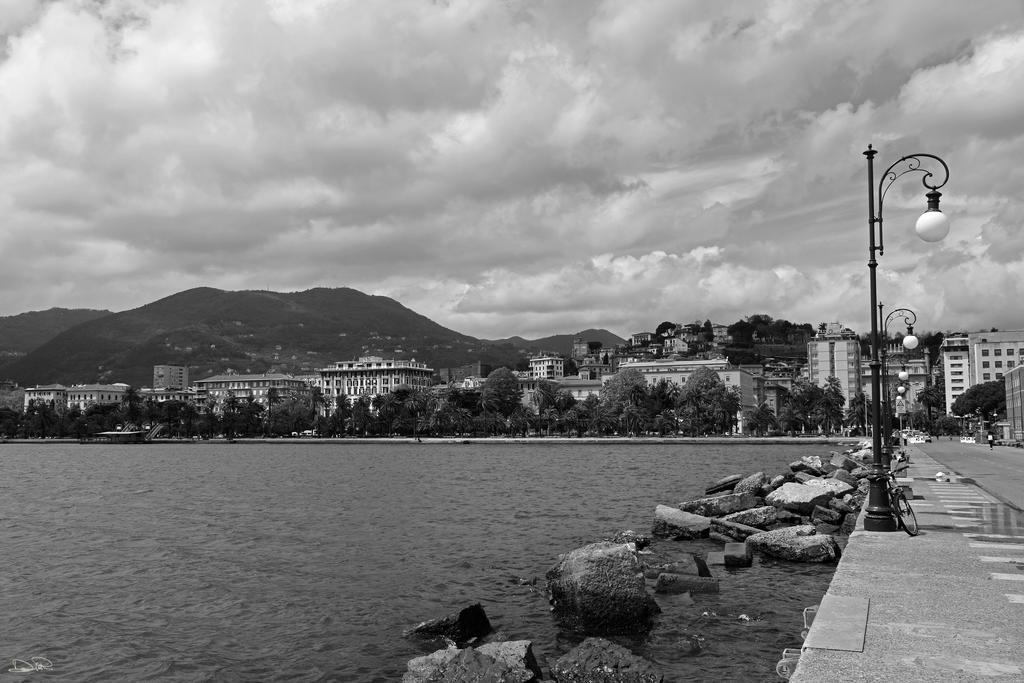 Platform1 La Spezia Exterior foto